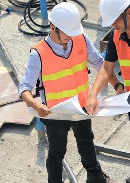 personnes sur un chantier